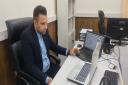 دکتر تمثیلیان در حال برگزاری وبینار مدیریت پروژه -آذر 1400.jpg - 